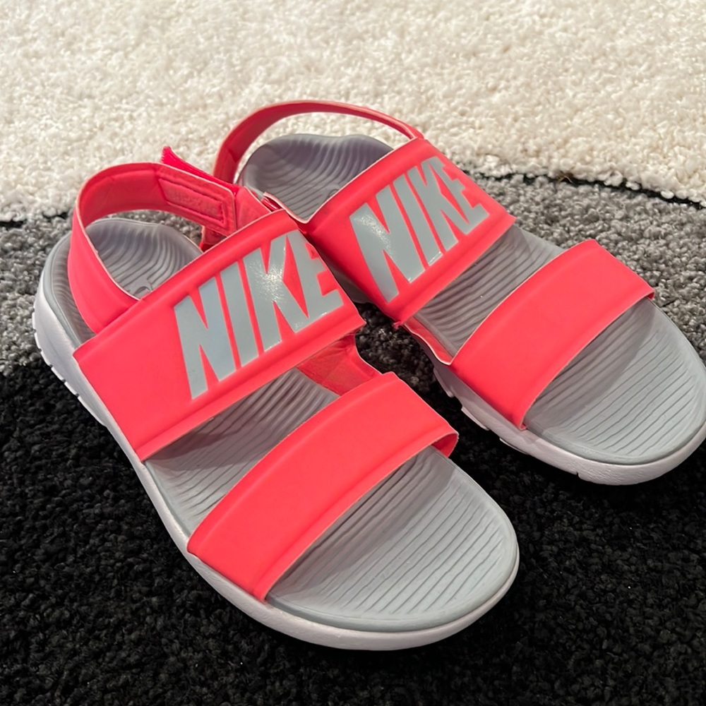 Nike Sandles. Good for the water !